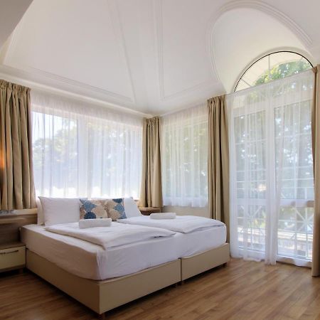 Villa Marina Inn Шиофок Экстерьер фото