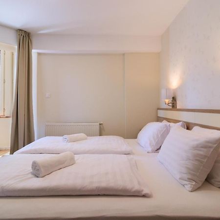 Villa Marina Inn Шиофок Экстерьер фото