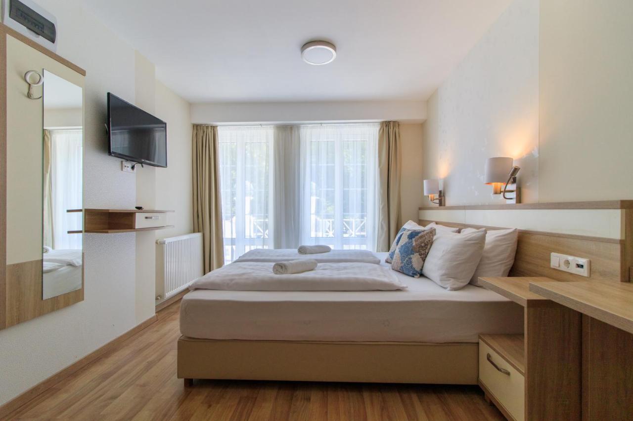 Villa Marina Inn Шиофок Экстерьер фото